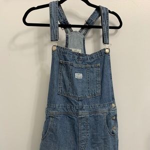 Womens short Levi overalls